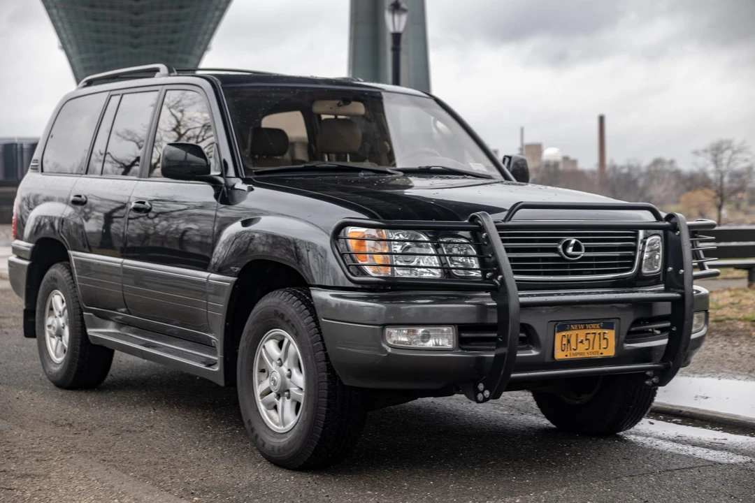 2000 Lexus LX 2nd Gen - Image 8 of 31