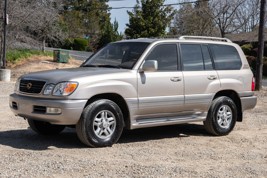 2000 Lexus LX 2nd Gen - Image 3 of 31