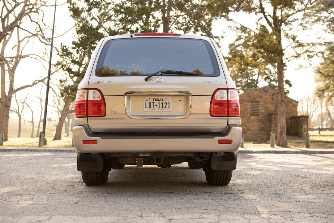 2000 Lexus LX 2nd Gen - Image 5 of 31
