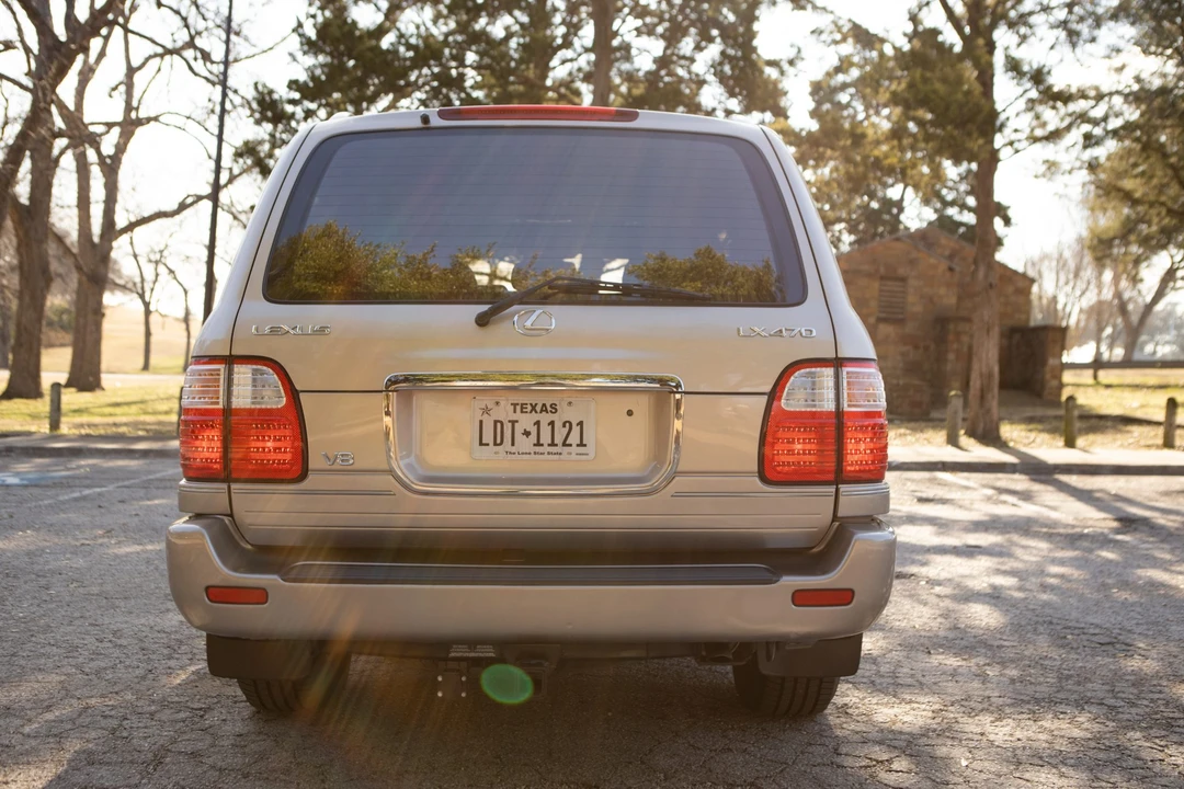 2000 Lexus LX 2nd Gen - Image 6 of 31