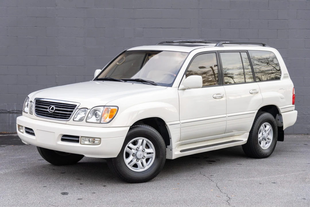2000 Lexus LX 2nd Gen - Image 6 of 31
