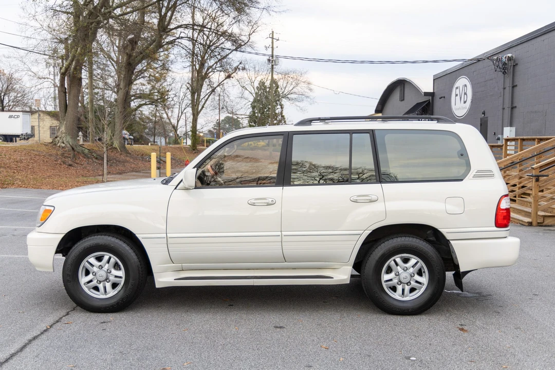 2000 Lexus LX 2nd Gen - Image 8 of 31