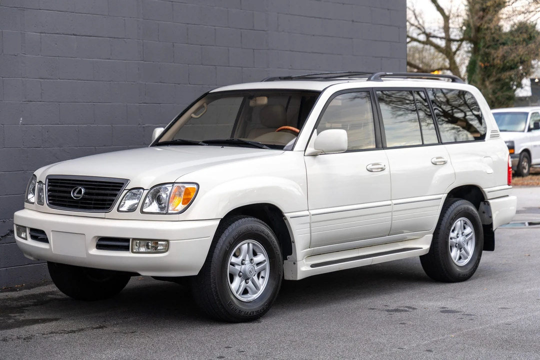 2000 Lexus LX 2nd Gen - Image 5 of 31