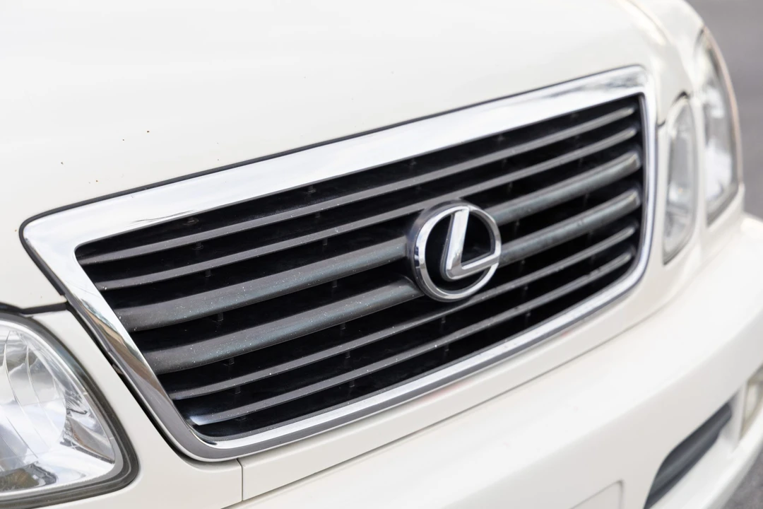 2000 Lexus LX 2nd Gen - Image 31 of 31