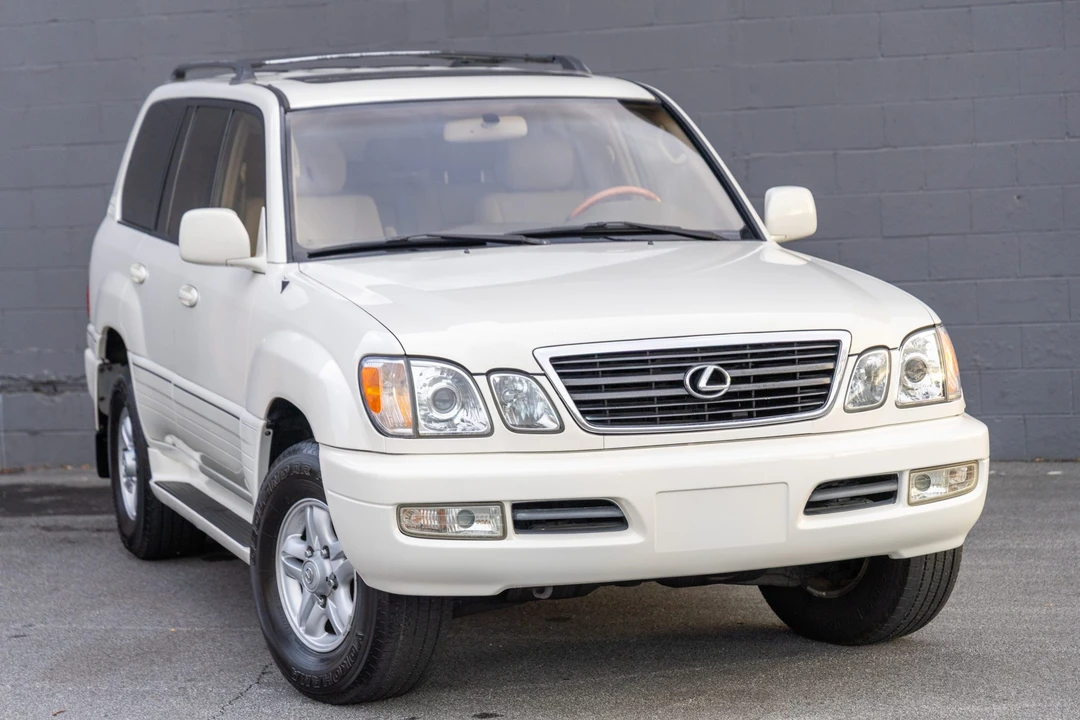 2000 Lexus LX 2nd Gen - Image 27 of 31