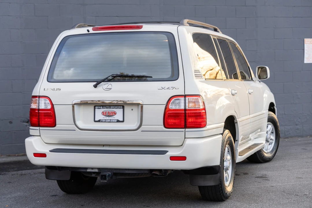 2000 Lexus LX 2nd Gen - Image 16 of 31