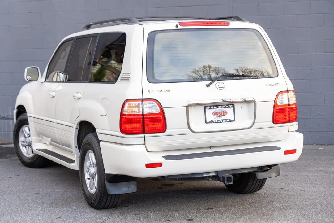 2000 Lexus LX 2nd Gen - Image 13 of 31