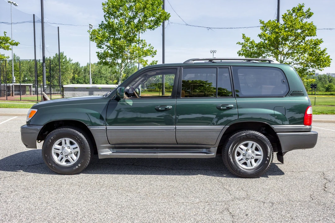 2000 Lexus LX 2nd Gen - Image 8 of 31
