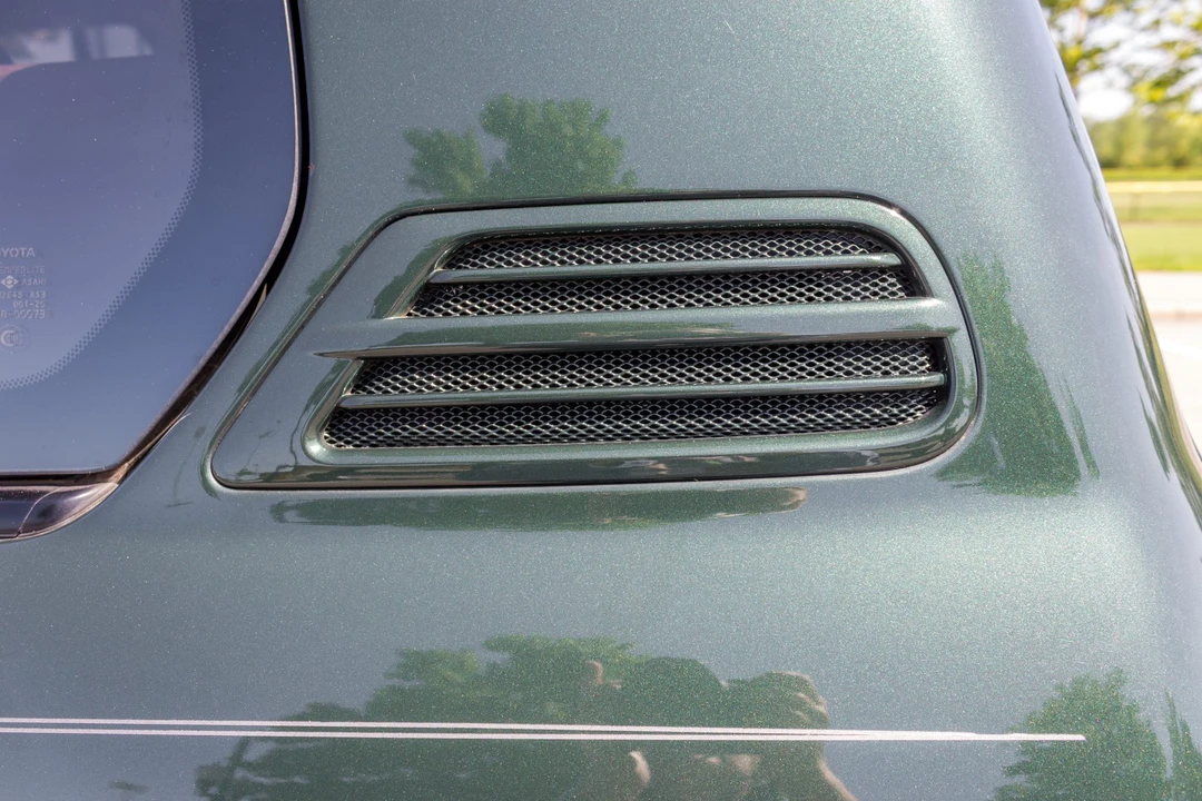 2000 Lexus LX 2nd Gen - Image 31 of 31