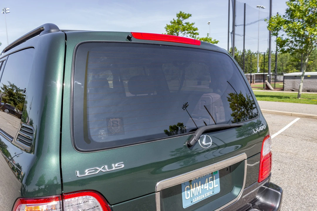 2000 Lexus LX 2nd Gen - Image 24 of 31