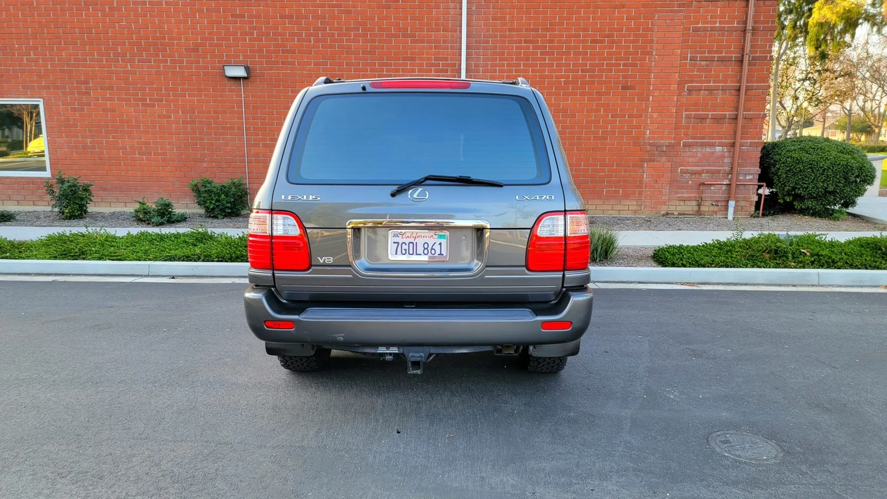 2000 Lexus LX 2nd Gen - Image 7 of 31
