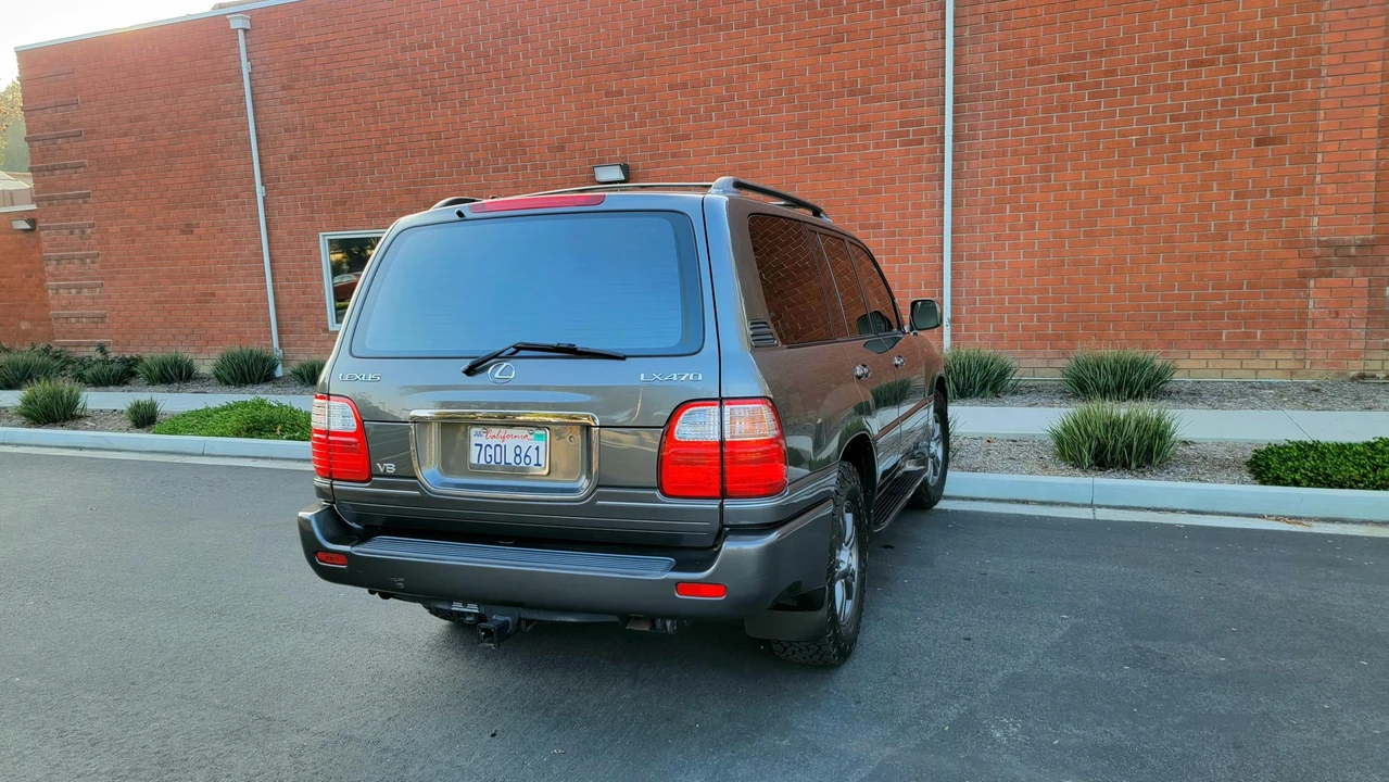 2000 Lexus LX 2nd Gen - Image 6 of 31