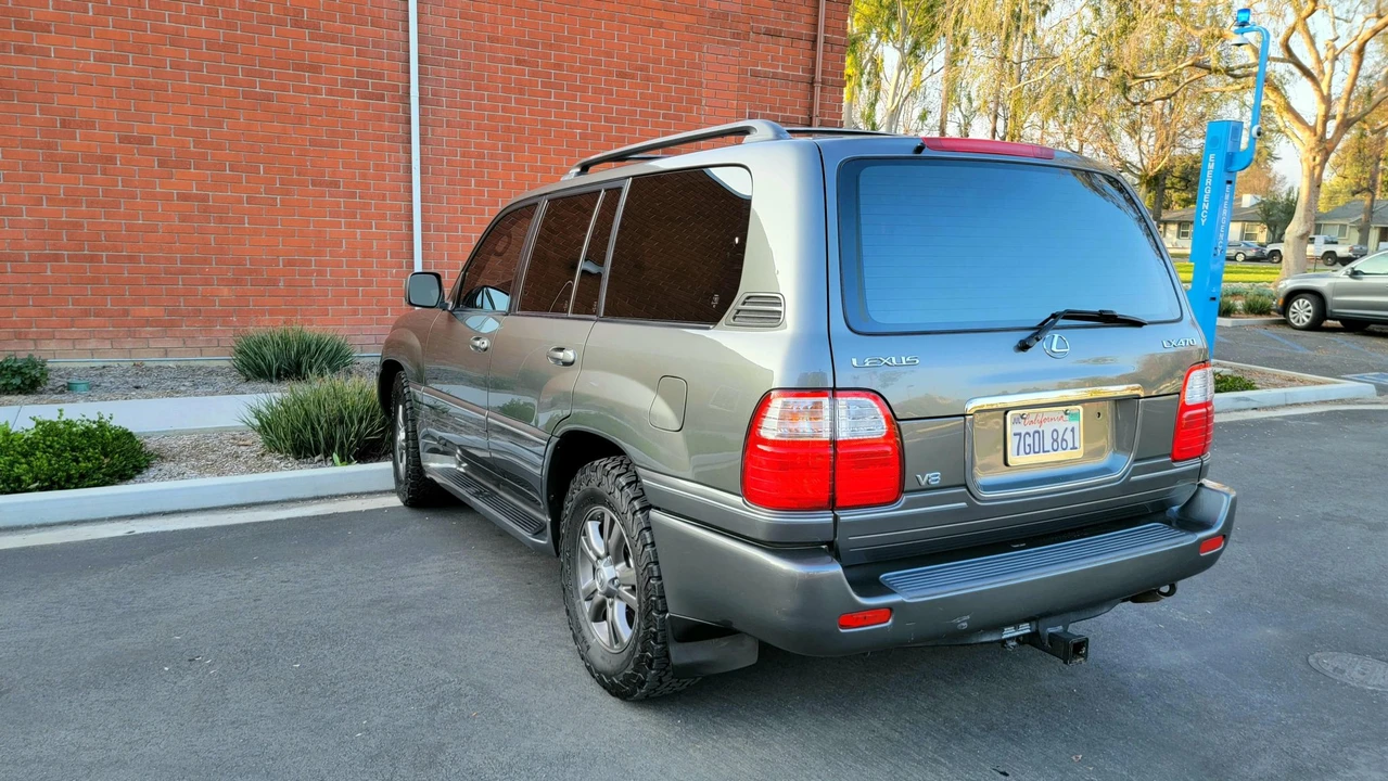 2000 Lexus LX 2nd Gen - Image 8 of 31