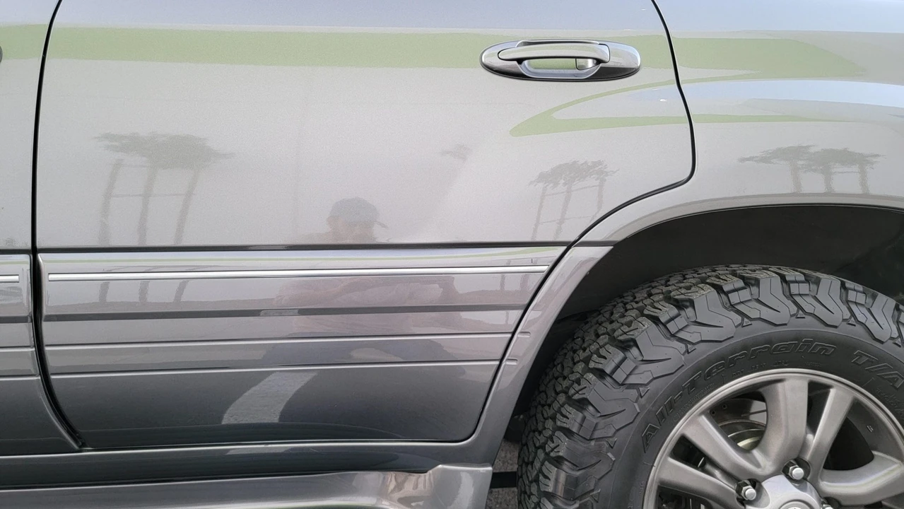 2000 Lexus LX 2nd Gen - Image 15 of 31