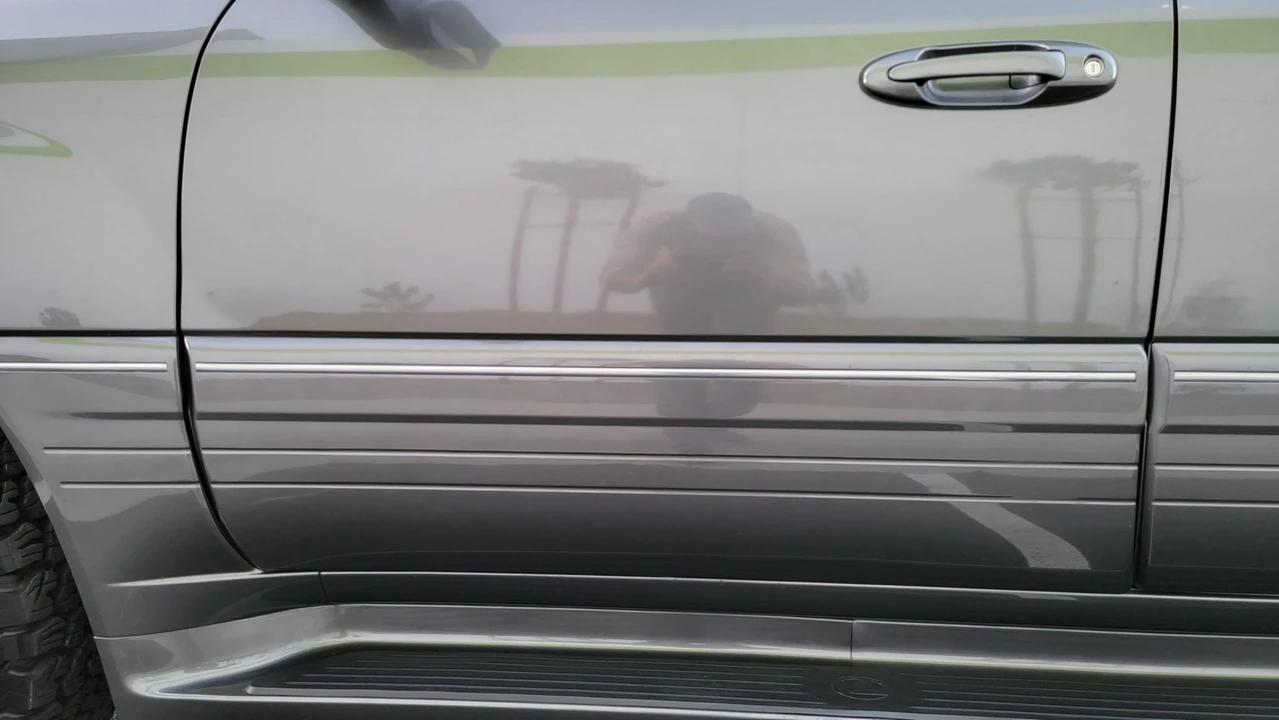 2000 Lexus LX 2nd Gen - Image 14 of 31