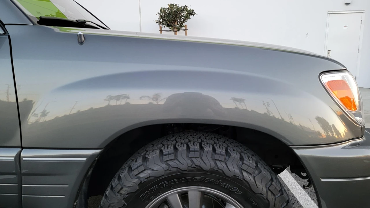 2000 Lexus LX 2nd Gen - Image 12 of 31