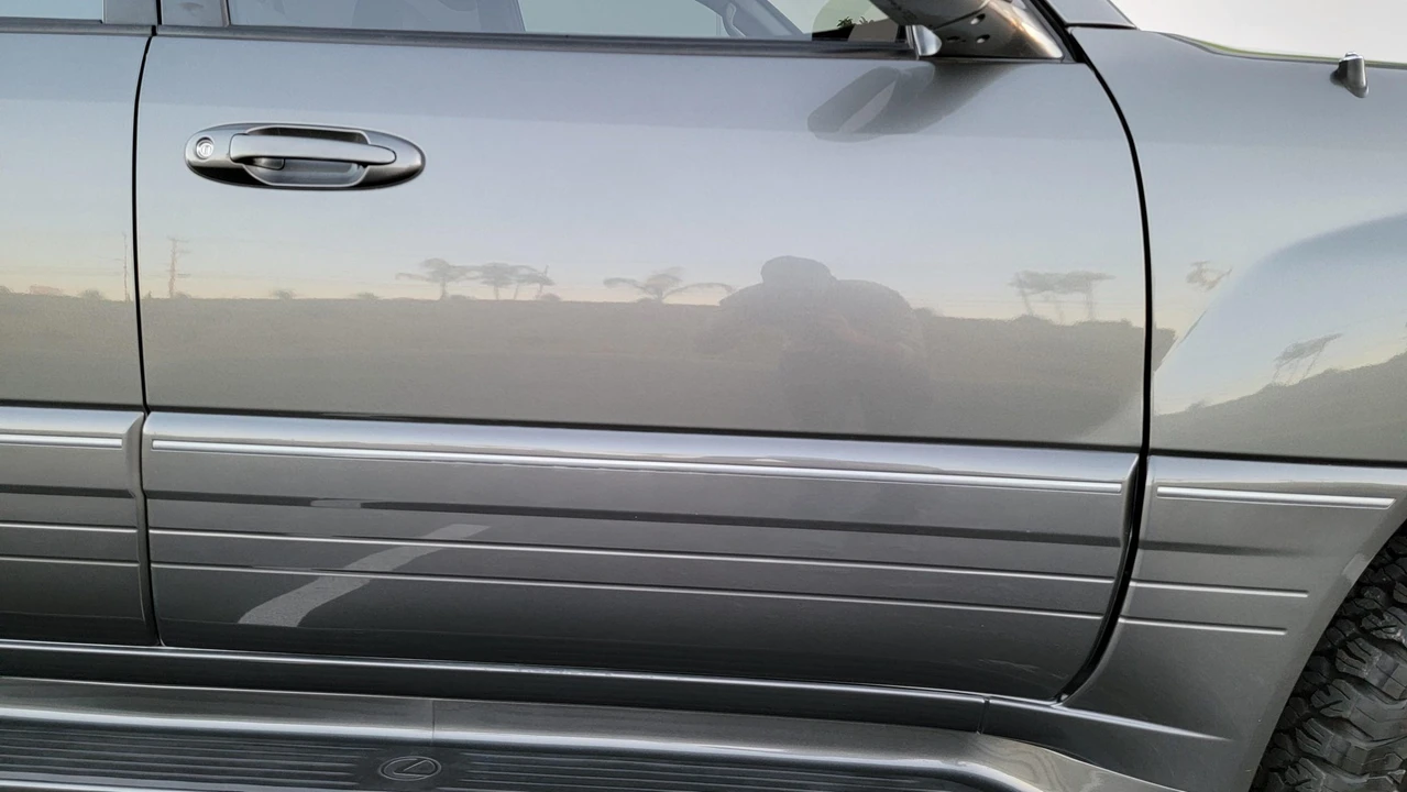 2000 Lexus LX 2nd Gen - Image 11 of 31