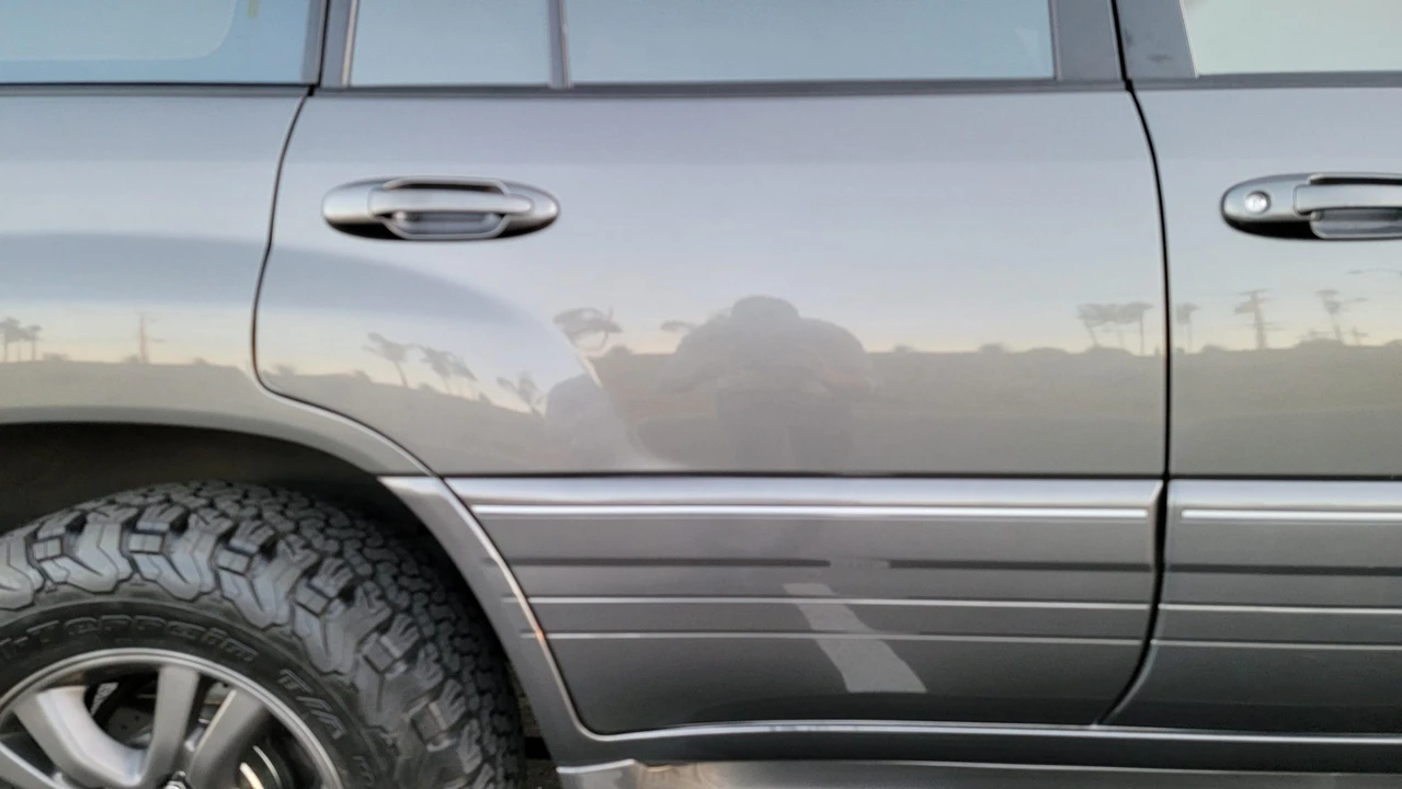 2000 Lexus LX 2nd Gen - Image 10 of 31