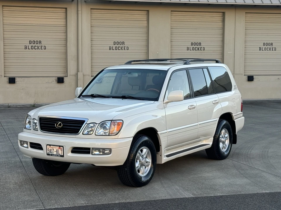 2000 Lexus LX 2nd Gen - Image 7 of 31