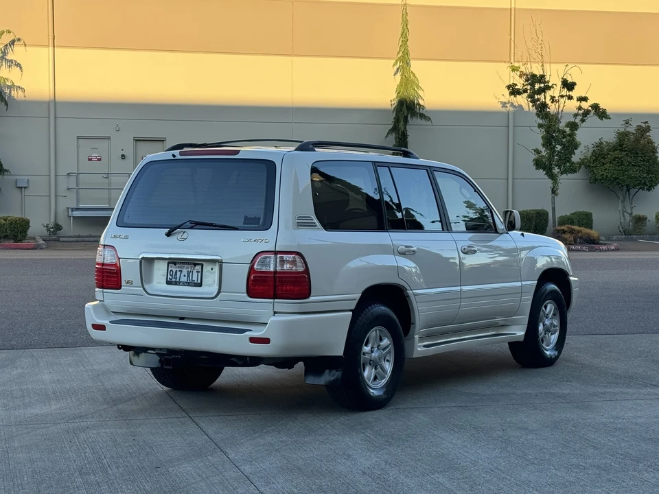 2000 Lexus LX 2nd Gen - Image 30 of 31