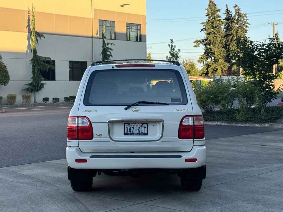 2000 Lexus LX 2nd Gen - Image 23 of 31