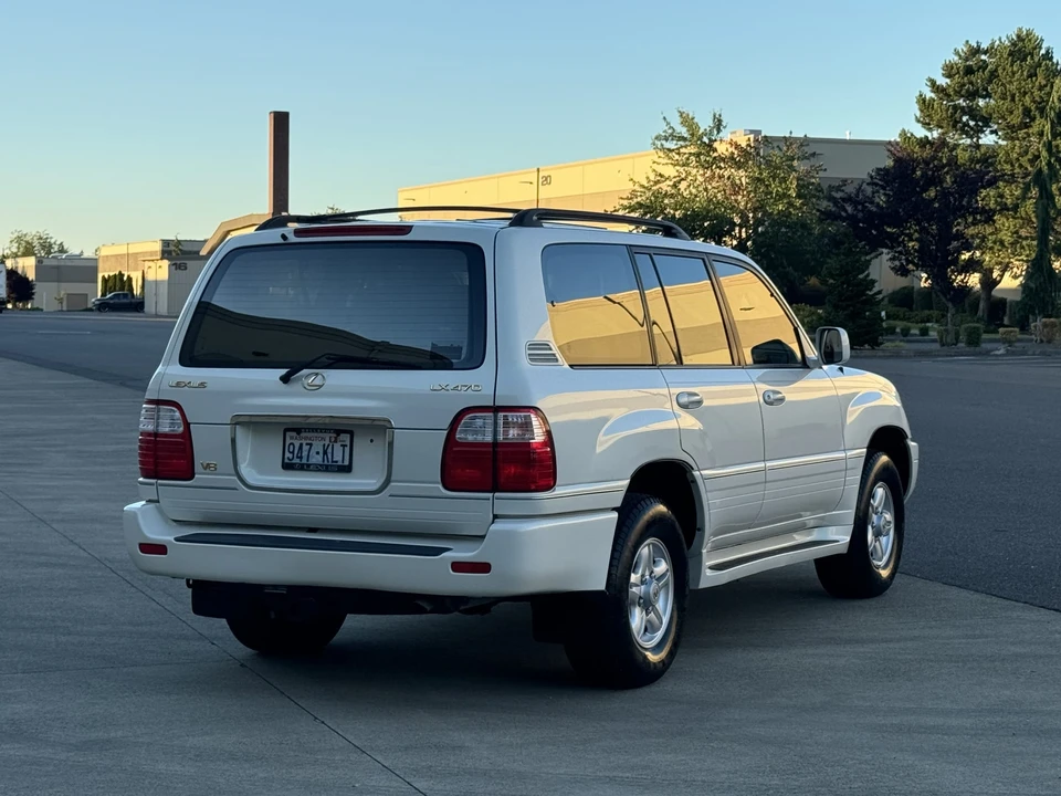 2000 Lexus LX 2nd Gen - Image 29 of 31