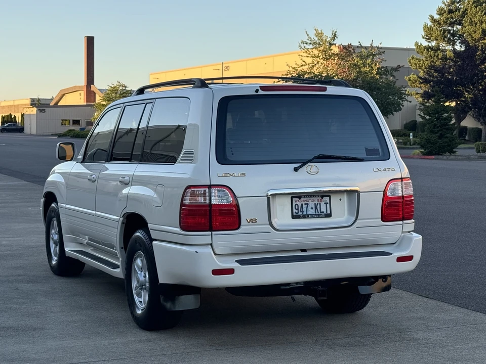2000 Lexus LX 2nd Gen - Image 21 of 31