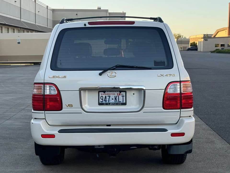 2000 Lexus LX 2nd Gen - Image 27 of 31