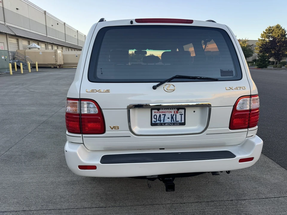 2000 Lexus LX 2nd Gen - Image 22 of 31