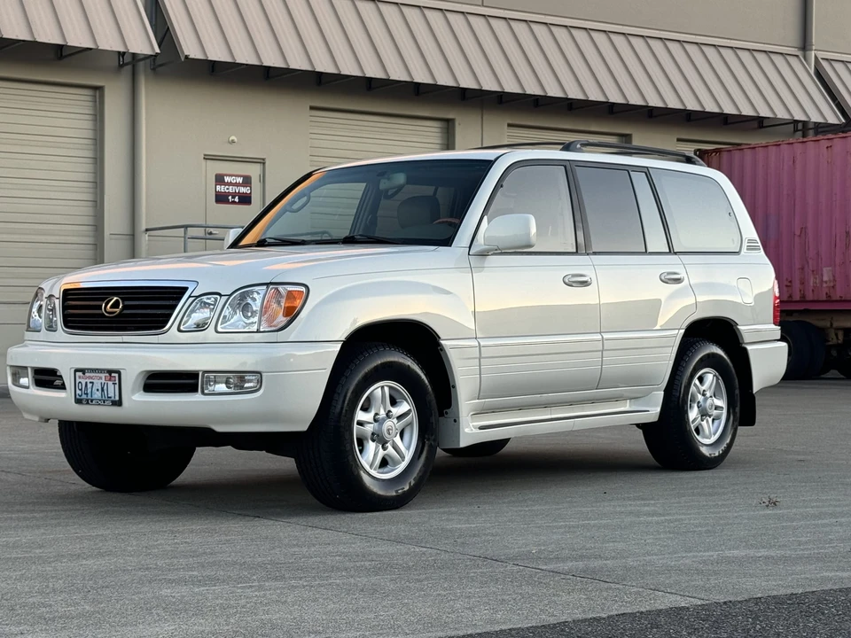 2000 Lexus LX 2nd Gen - Image 6 of 31