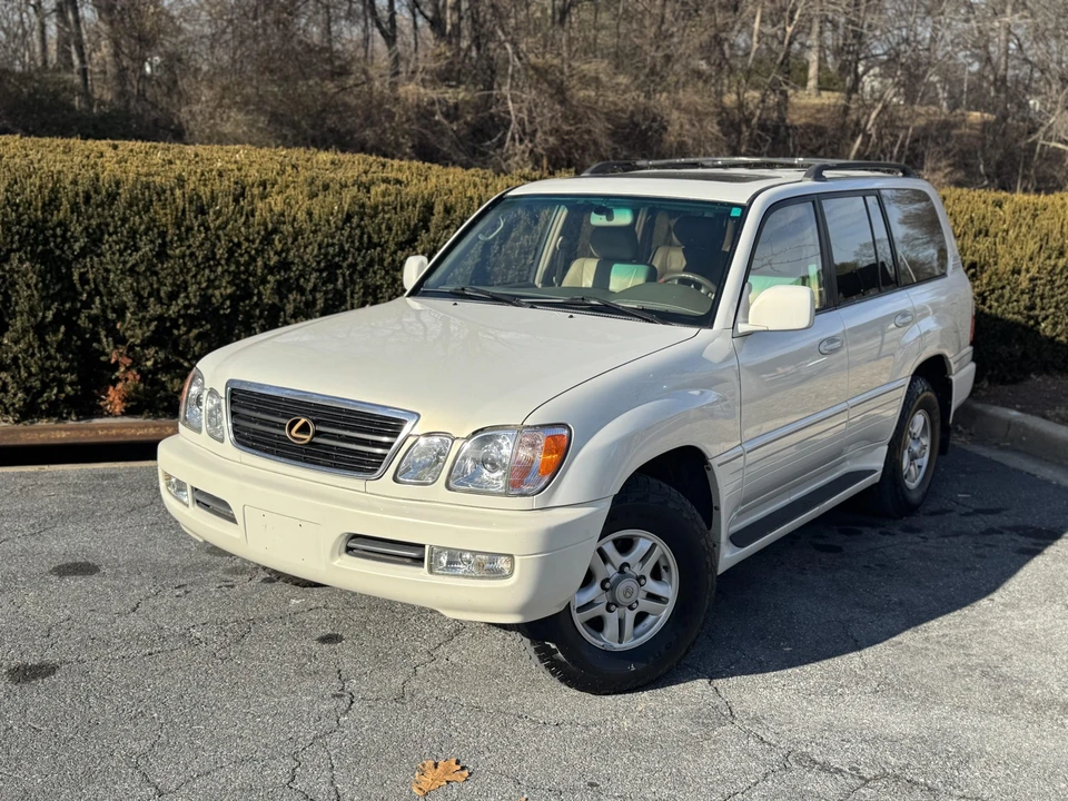 2000 Lexus LX 2nd Gen - Image 12 of 31