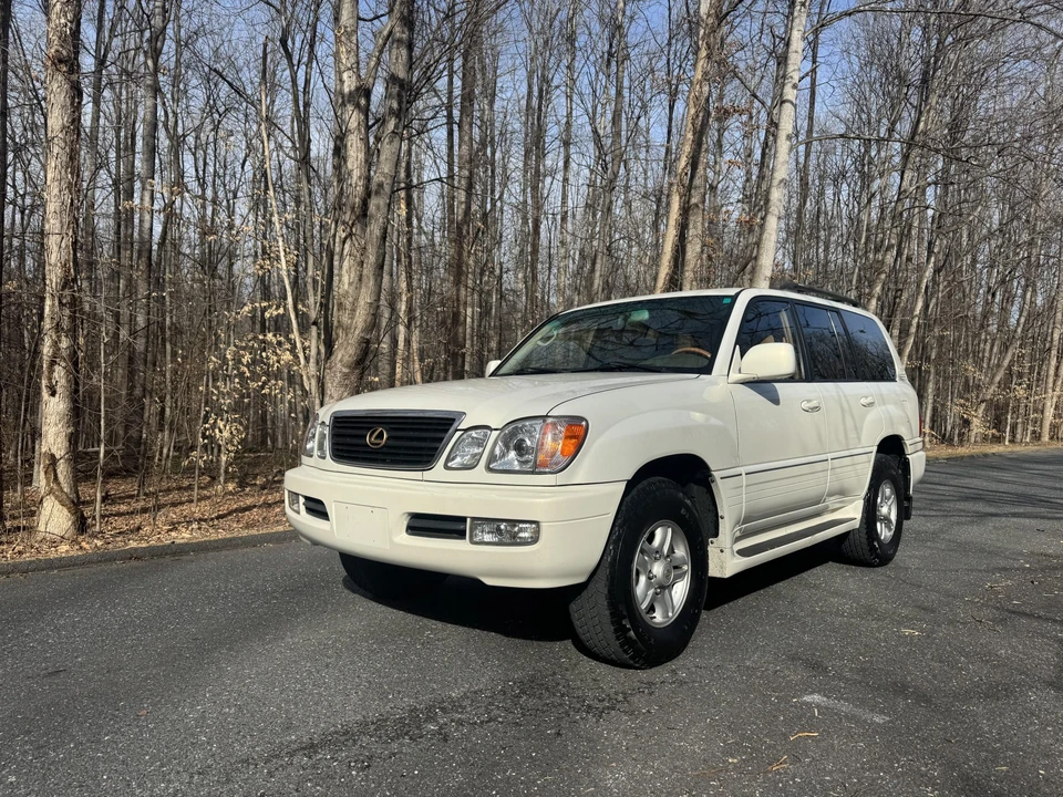 2000 Lexus LX 2nd Gen - Image 4 of 31