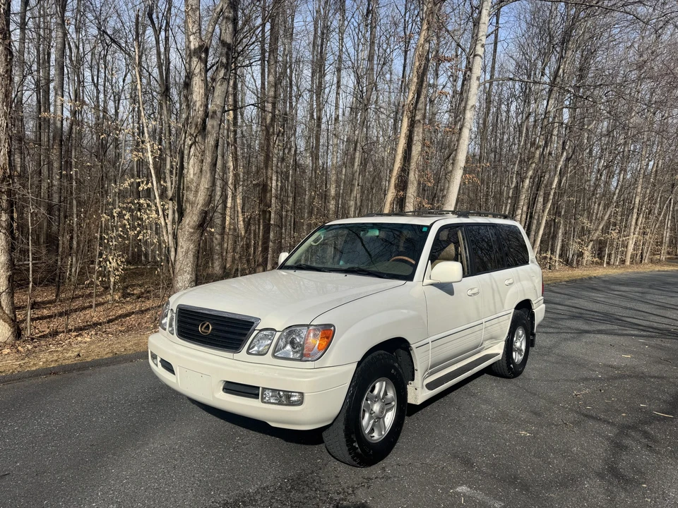 2000 Lexus LX 2nd Gen - Image 3 of 31