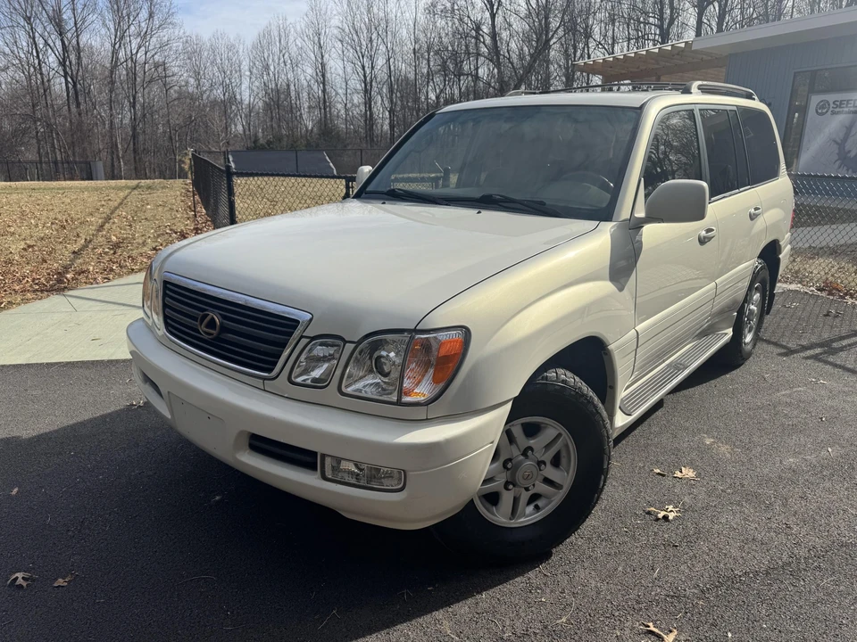2000 Lexus LX 2nd Gen - Image 16 of 31