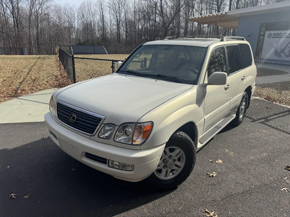 2000 Lexus LX 2nd Gen - Image 17 of 31