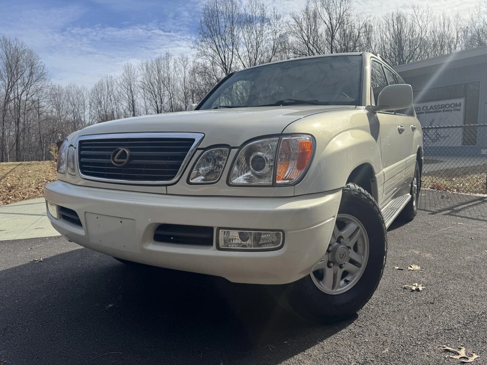 2000 Lexus LX 2nd Gen - Image 20 of 31