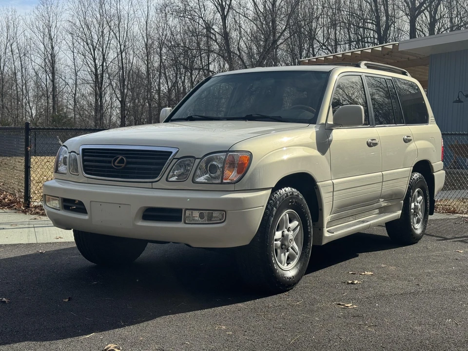 2000 Lexus LX 2nd Gen - Image 15 of 31