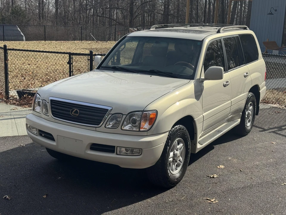 2000 Lexus LX 2nd Gen - Image 10 of 31