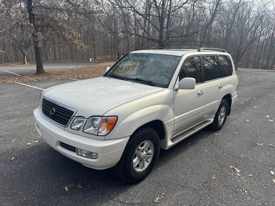 2000 Lexus LX 2nd Gen - Image 13 of 31