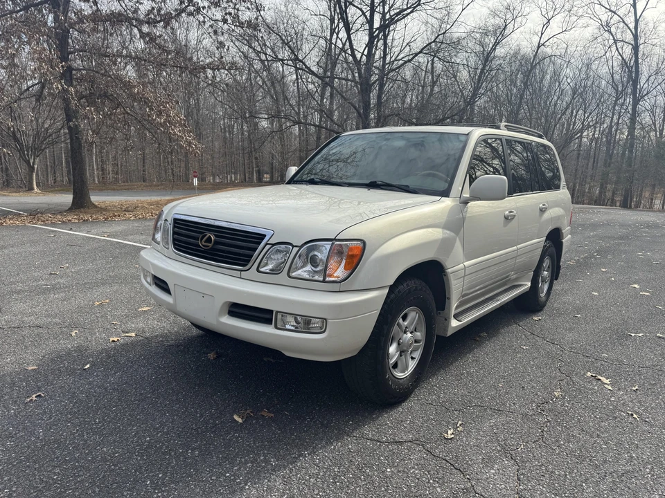 2000 Lexus LX 2nd Gen - Image 14 of 31