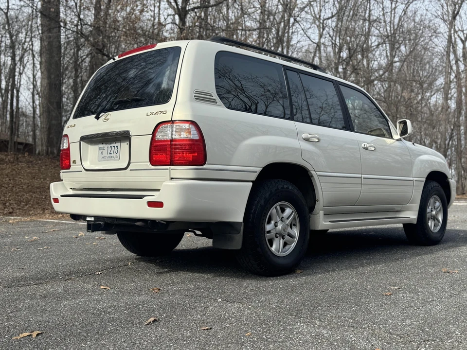 2000 Lexus LX 2nd Gen - Image 29 of 31