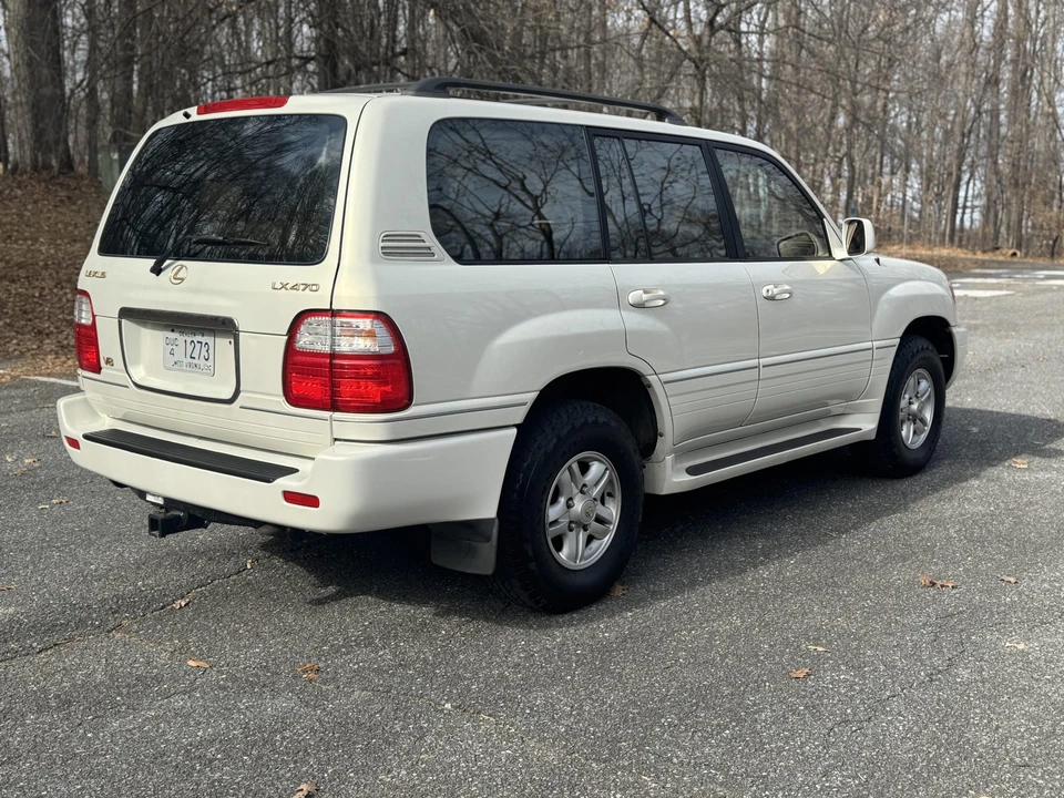 2000 Lexus LX 2nd Gen - Image 30 of 31