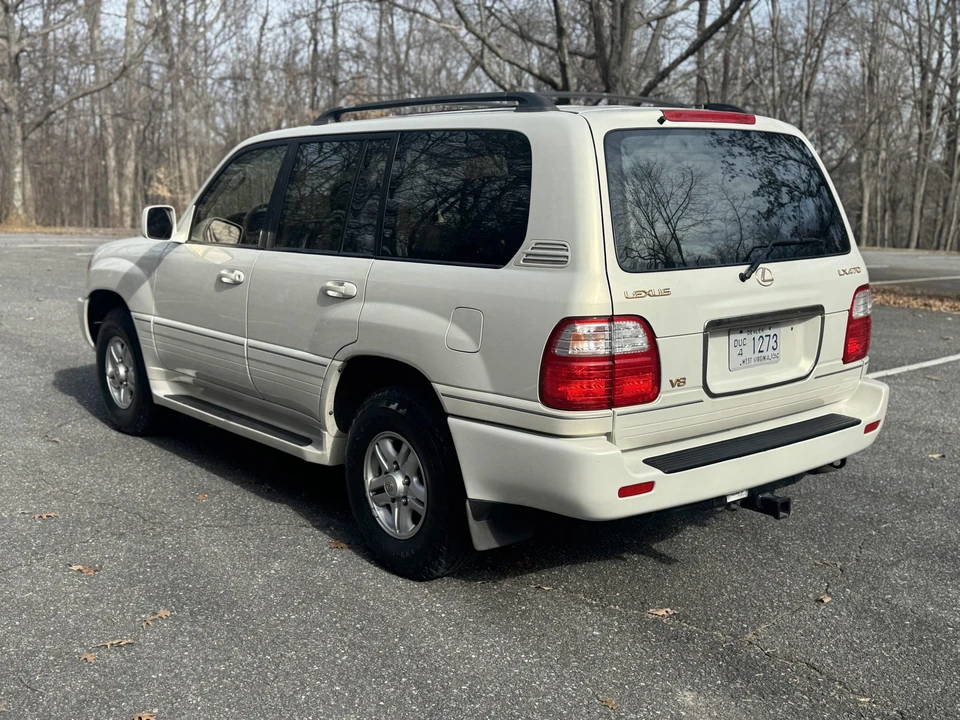 2000 Lexus LX 2nd Gen - Image 31 of 31
