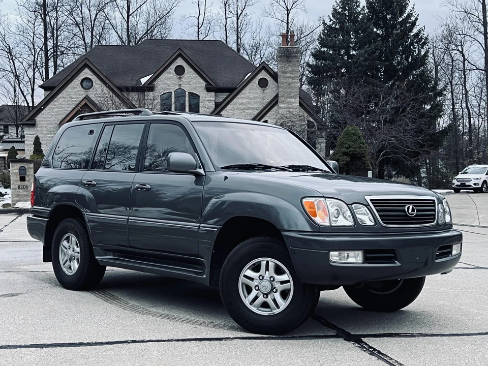 2000 Lexus LX 2nd Gen - Image 28 of 31