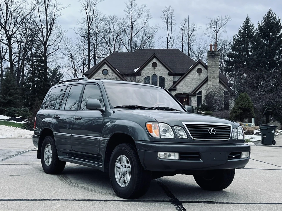 2000 Lexus LX 2nd Gen - Image 30 of 31