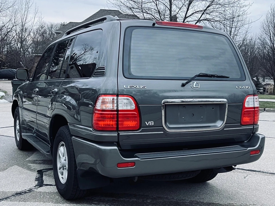2000 Lexus LX 2nd Gen - Image 15 of 31