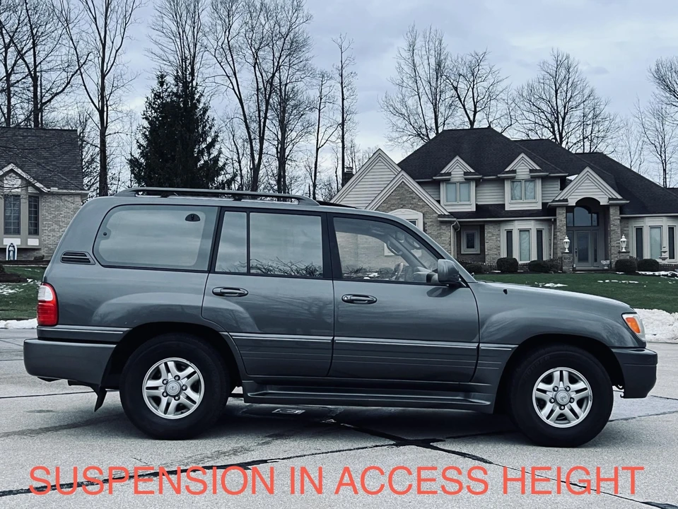2000 Lexus LX 2nd Gen - Image 24 of 31