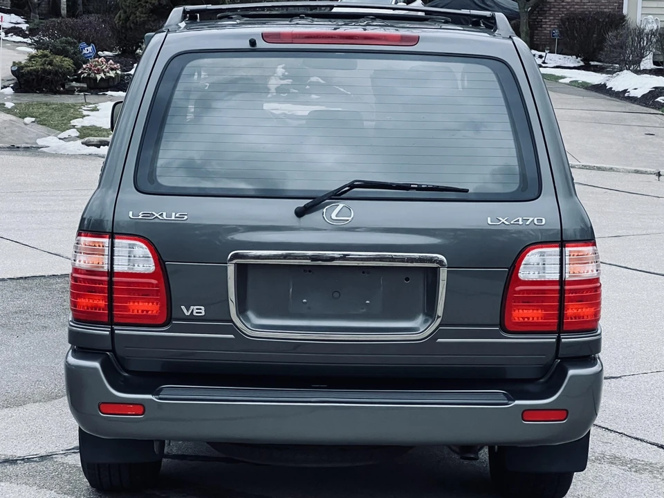 2000 Lexus LX 2nd Gen - Image 18 of 31