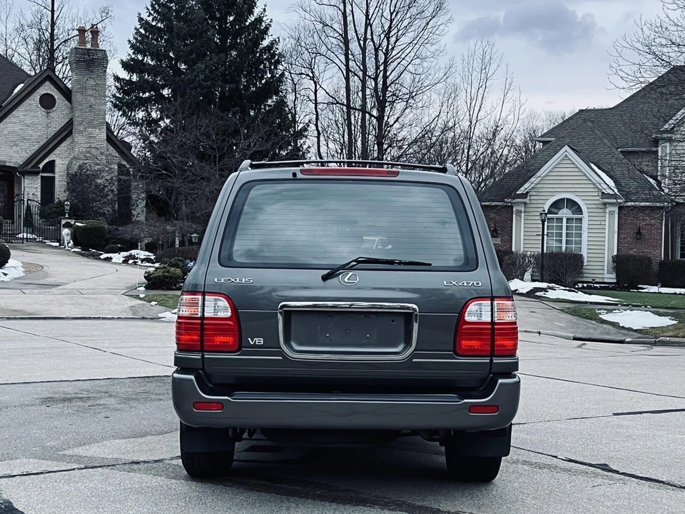 2000 Lexus LX 2nd Gen - Image 16 of 31