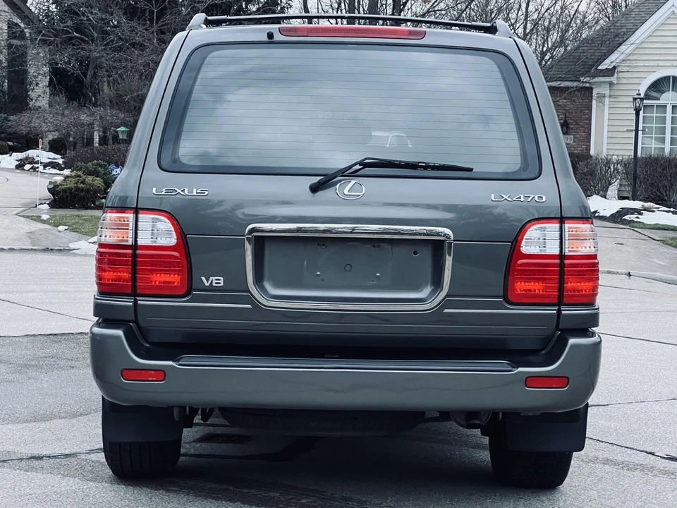 2000 Lexus LX 2nd Gen - Image 17 of 31
